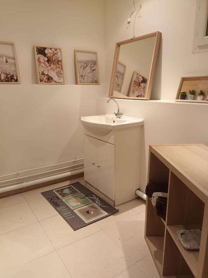 Location Venelles Villa ภายนอก รูปภาพ