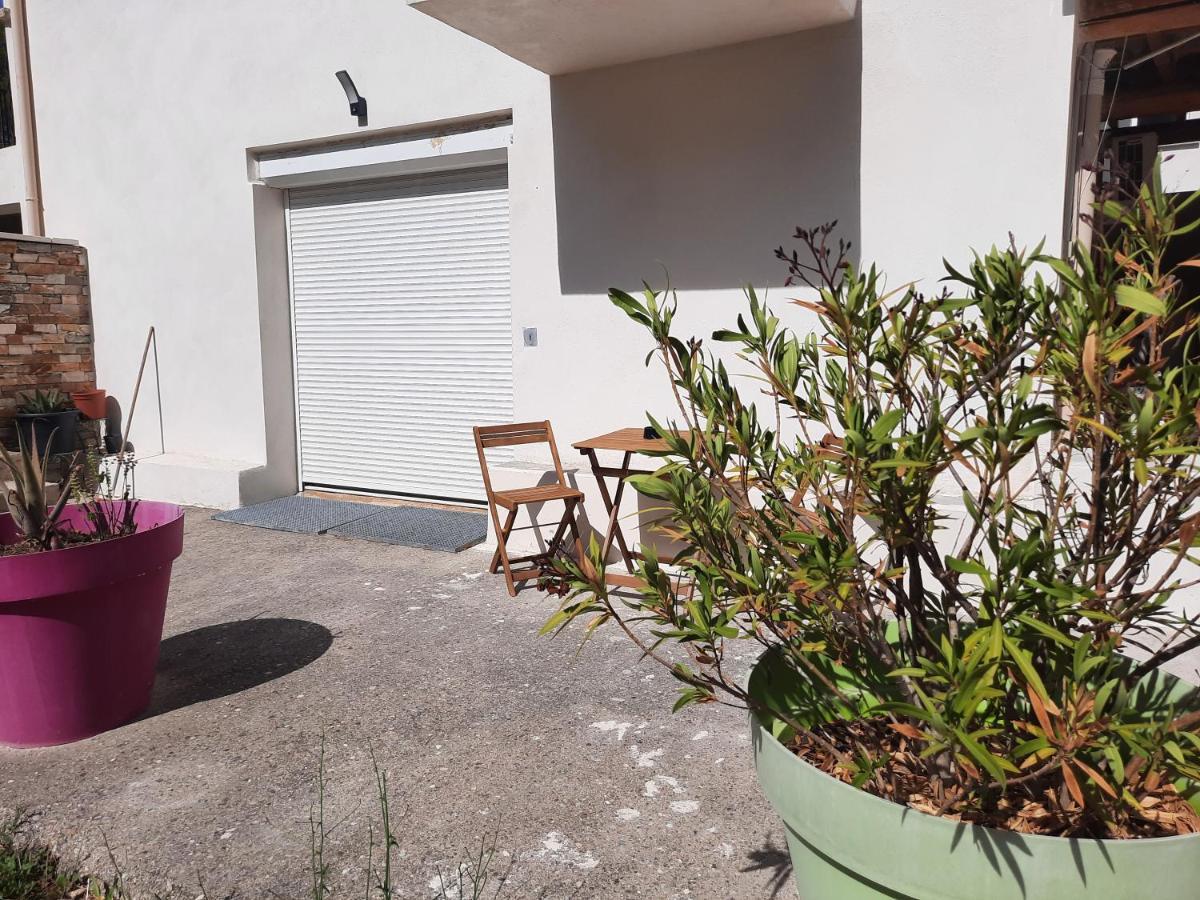 Location Venelles Villa ภายนอก รูปภาพ